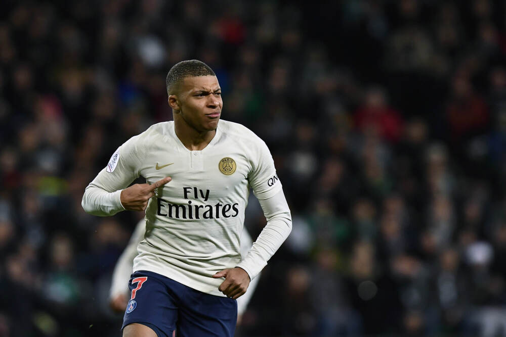 扩武野心持续膨胀 日本还想在太空部署“航母”？